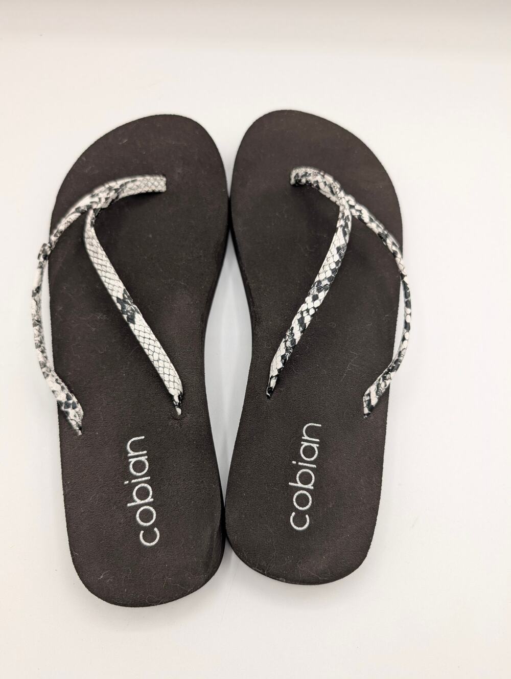 Cobian | Nias Bounce Flip Flops Black White SNAKE | Sz 9